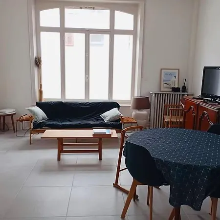 Casa de Férias Jolie Maison - 6pers Avec Billard, Cour, Garage Et Borne De Recharge